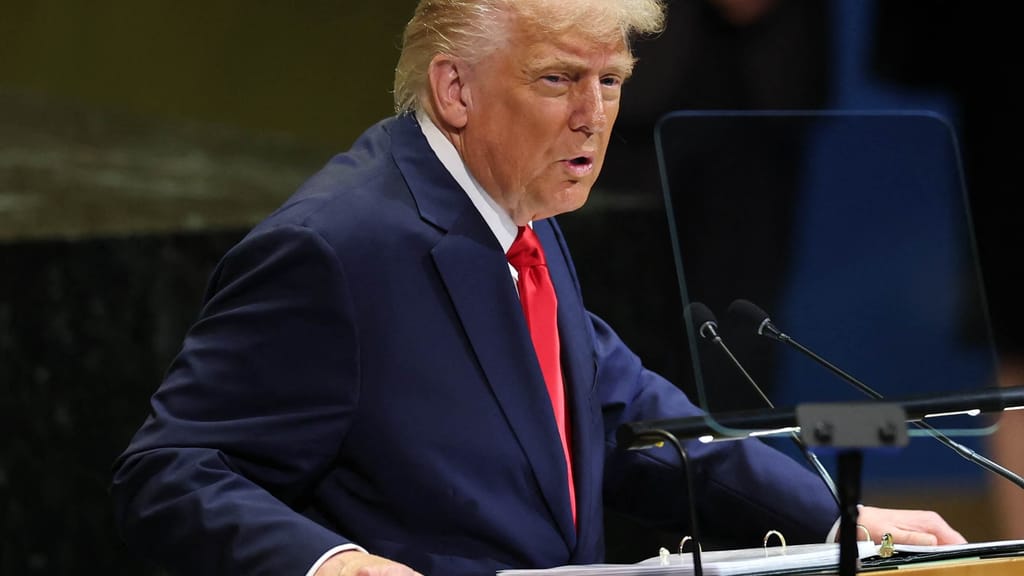 „53 Prozent Ausländer in den Gefängnissen“: Trump greift Österreich an - politik - exxpress Nachrichten