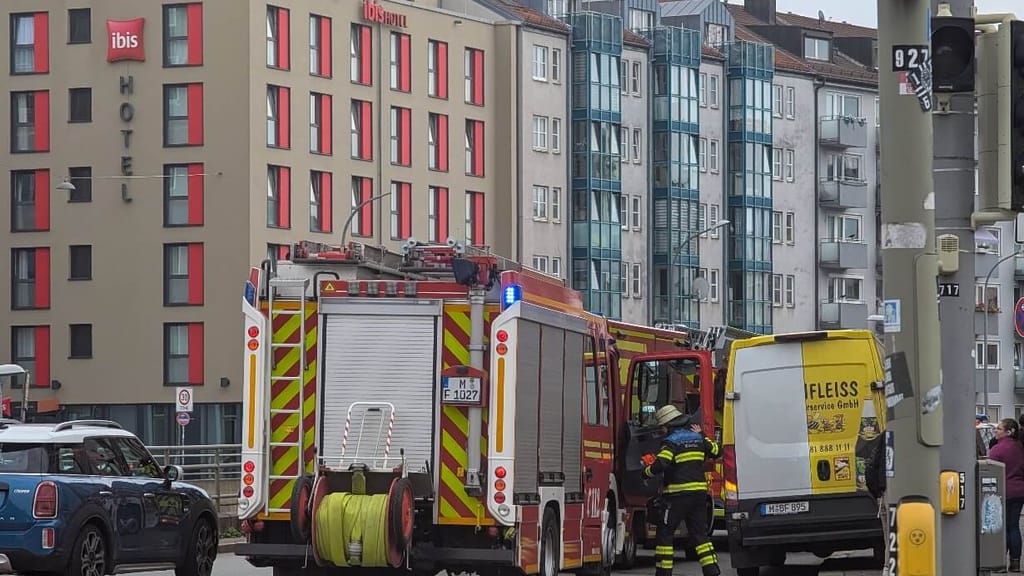 Nach Drohungen und Explosionen in München: Polizei prüft Antifa-Zusammenhang! - news - exxpress Nachrichten