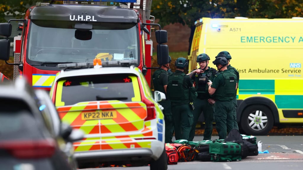 Schock in Manchester: Auto rast in Menge, Messerangriff vor Synagoge am Jom Kippur - news - exxpress Nachrichten