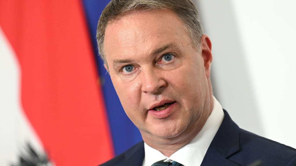 Rumoren in der SPÖ: Babler stellt sich gegen seinen Finanzminister - politik - exxpress Nachrichten