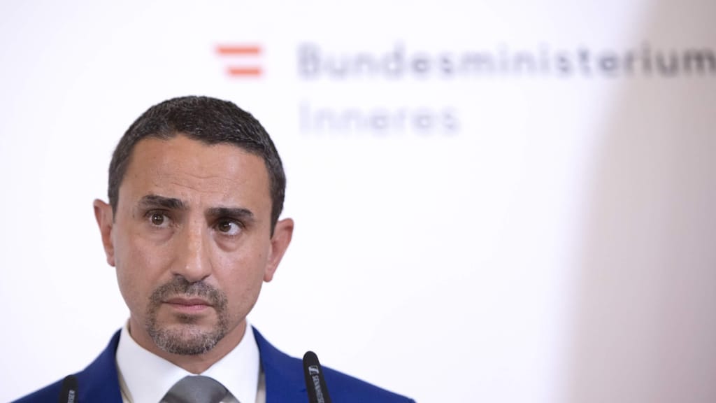 Islamismus-Schock – und der Geheimdienst-Chef flieht: eine verheerende Optik - politik - exxpress Nachrichten