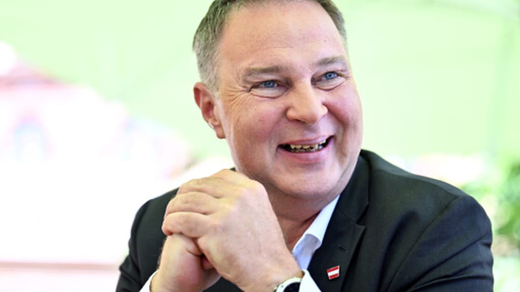 Babler holt Ex-Minister Rudolf Scholten als Kulturberater ins Team - politik - exxpress Nachrichten