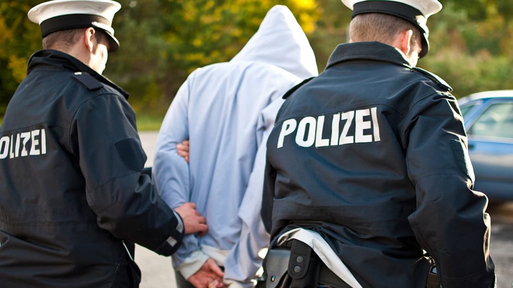 Serbische Intensivtäter (14 & 16) sollen abgeschoben werden - news - exxpress Nachrichten