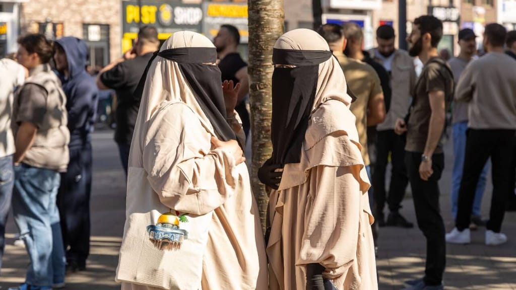 Studie zeigt: 75 % der Somalier in Wien sehen „nur den Islam als Wahrheit“ an - news - exxpress Nachrichten