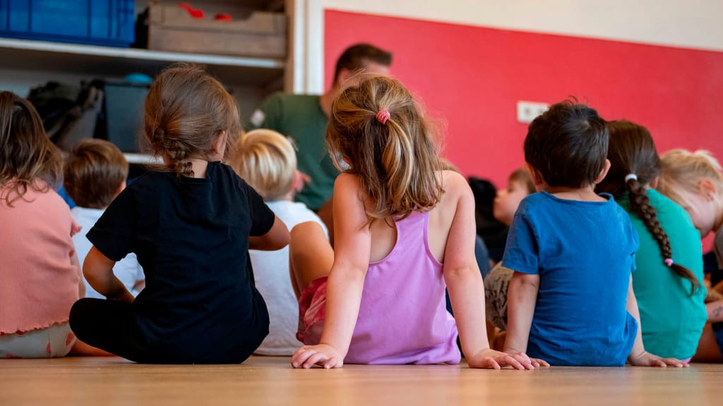 Streit im Kindergarten: Vierjähriges Kind im Visier weil Vater AfD-Politiker ist - news - exxpress Nachrichten