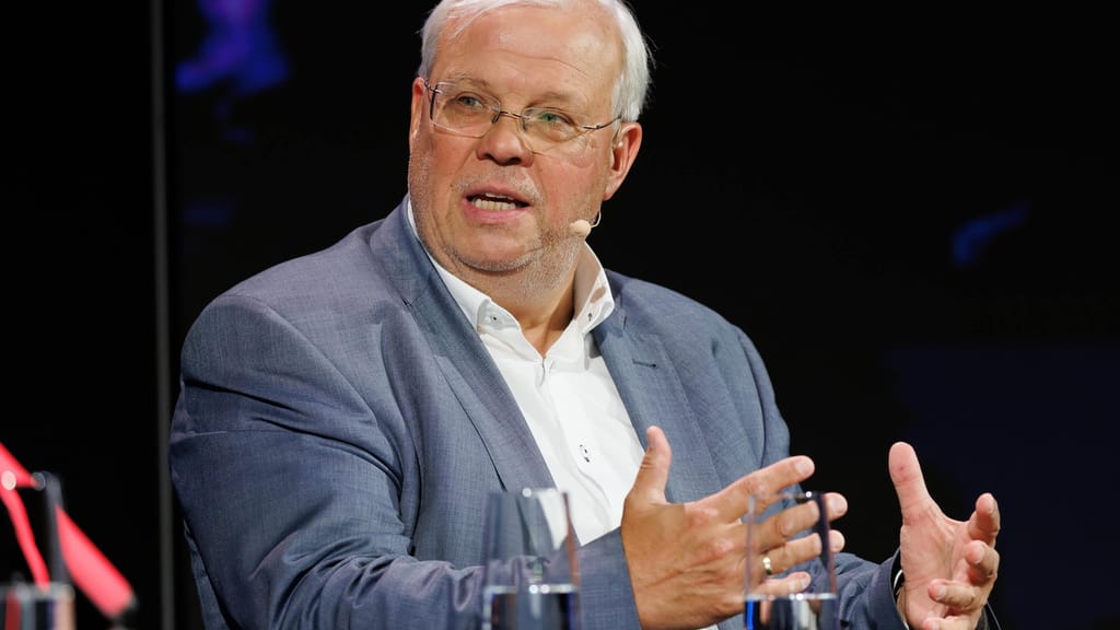 ORF-Wehrschütz rechnet am Journalistenkongress ab: „EU betreibt digitale Zensur“ - politik - exxpress Nachrichten