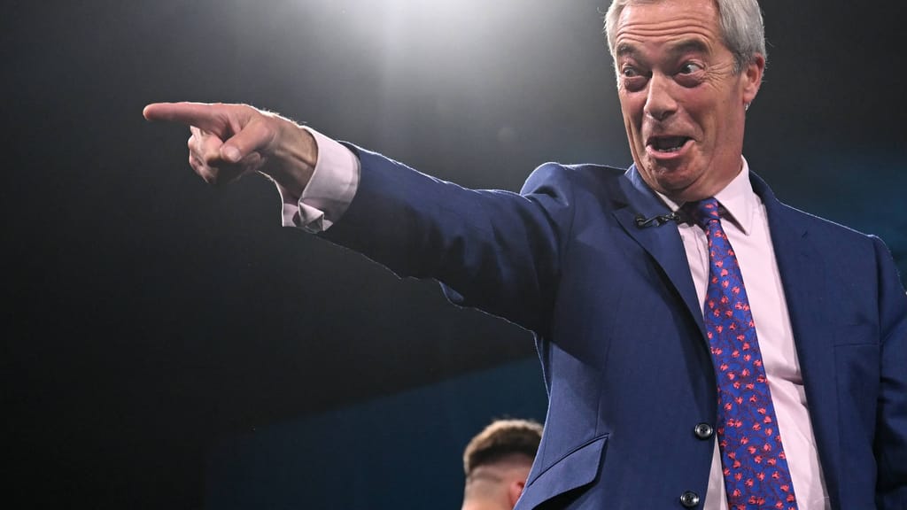 UK: Zweiparteiensystem am Ende? Farage auf Rekordkurs – Grüne überholen Labour - politik - exxpress Nachrichten