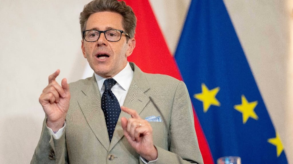 Wegen Lohnerhöhung: Unternehmer fordert Boykott gegen Wirtschaftskammer - economy - exxpress Nachrichten