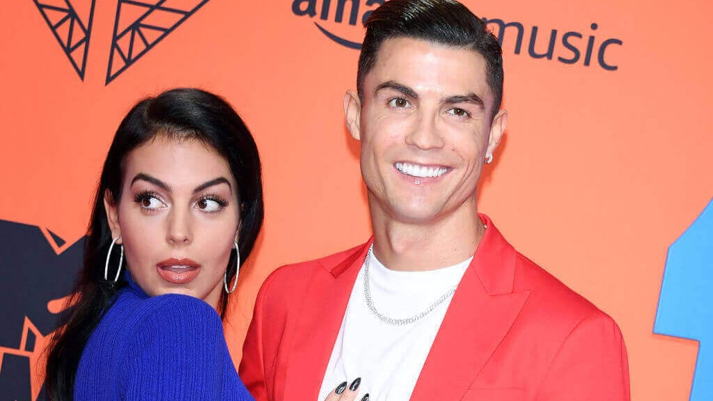 "Ich hatte Tränen in den Augen" – So hielt Cristiano Ronaldo um die Hand seiner Freundin an - lifestyle - exxpress Nachric...