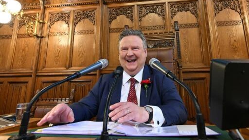 Luxus im Wiener Rathaus: Selbst No-Name-Stadträte kassieren mehr als Minister - politik - exxpress Nachrichten