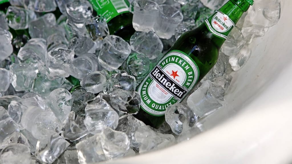 Diese Aktion von Heineken mit 1000 Büro-Pubs lässt Engländer staunen! - news - exxpress Nachrichten