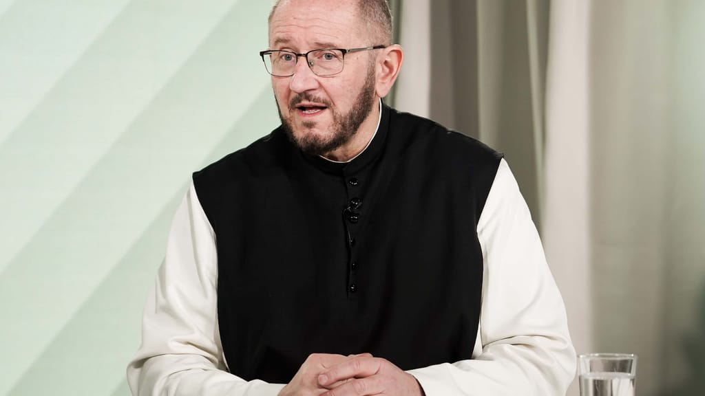 Genozid an Christen: Wallner prangert Schweigen des Westens an – nur Trump warnt - politik - exxpress Nachrichten