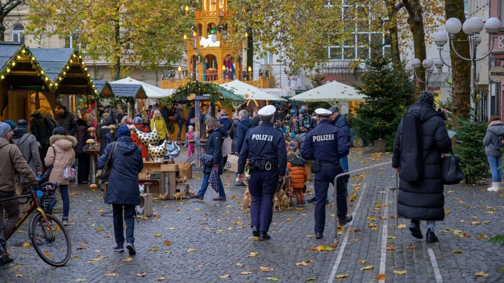 Erhöhte Gefahr am Christkindlmarkt: Davor warnt jetzt die Polizei! - news - exxpress Nachrichten