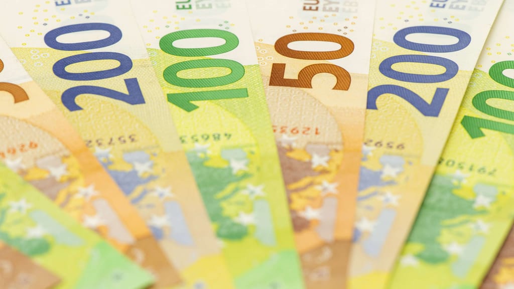Nach Ungarn & Slowakei: Hier kommt nun Bargeld in die Verfassung - economy - exxpress Nachrichten