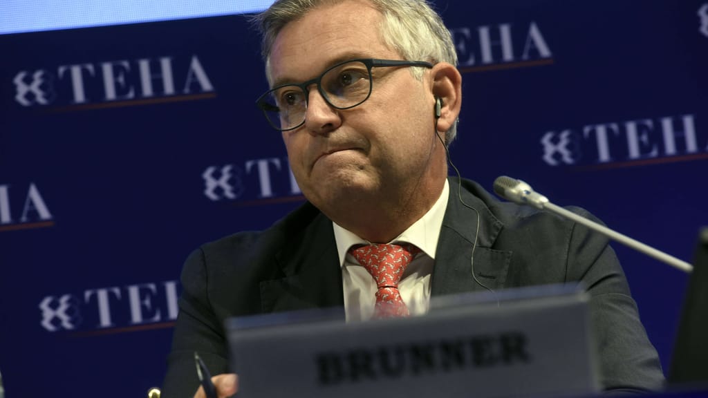 Migrationskommissar Brunner für Gespräche mit den Taliban - politik - exxpress Nachrichten