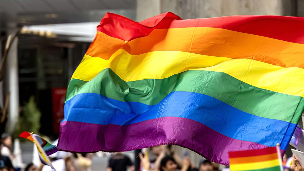 Nach Trans-Kritik: Handwerker im Gefängnis - news - exxpress Nachrichten