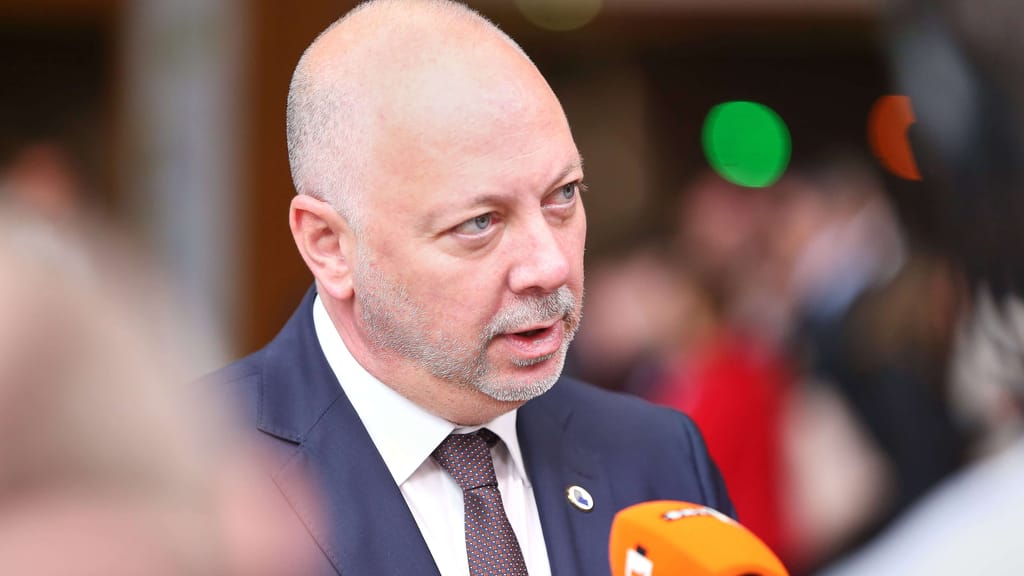 Bulgarische Regierung tritt nach Protesten zurück - politik - exxpress Nachrichten