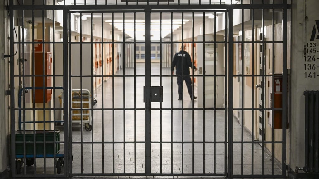 Höchste Rückfallquote Österreichs: Vorarlberg im Fokus der Justiz - news - exxpress Nachrichten