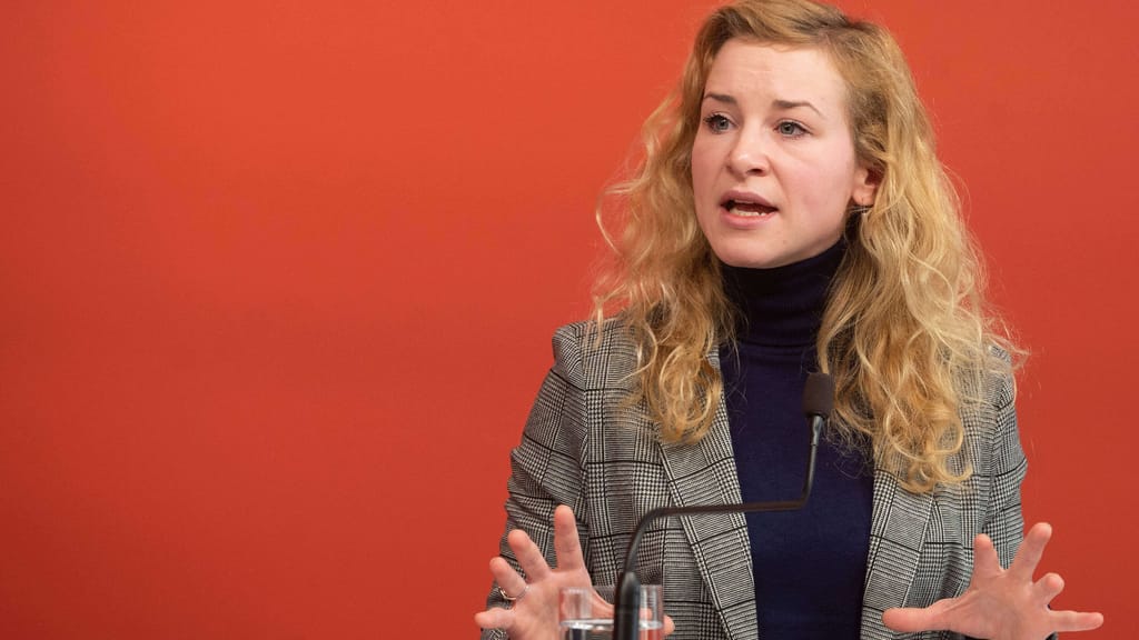 Aggressive Lebensschützer? Holzleitner soll mit Fake News arbeiten - news - exxpress Nachrichten
