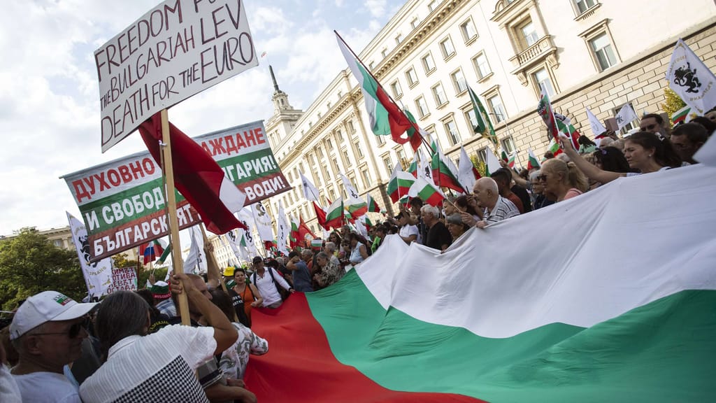 Euro-Start in Bulgarien: Ohne Regierung und gegen den Willen vieler Bürger - politik - exxpress Nachrichten