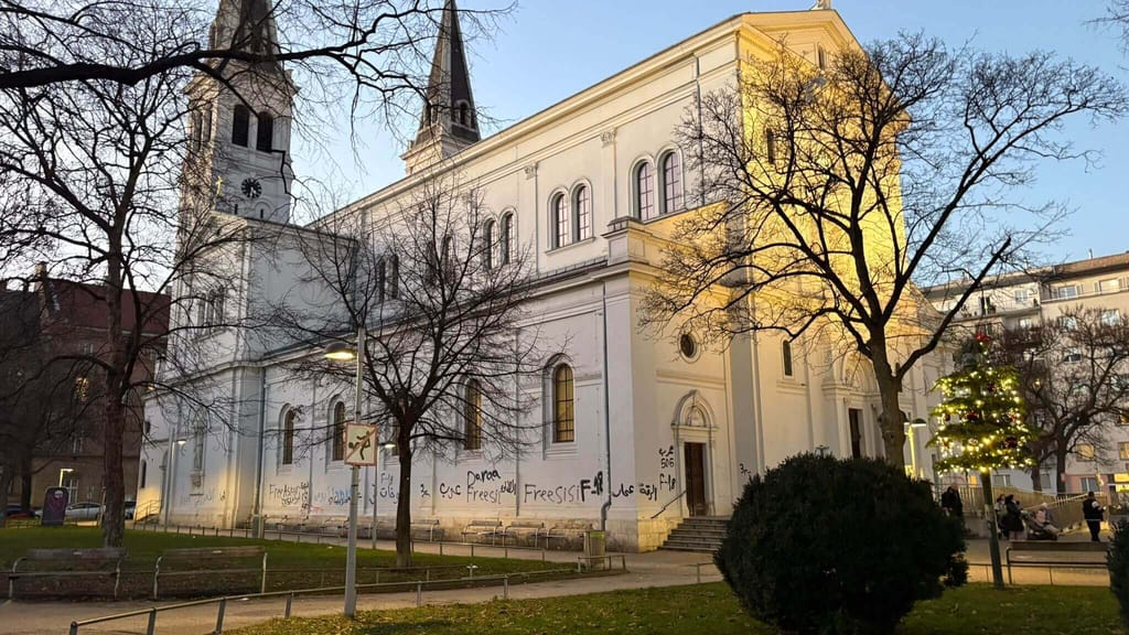 Arabische Schmierage auf Kirche brachte niemanden aus der Weihnachtsruhe - news - exxpress Nachrichten