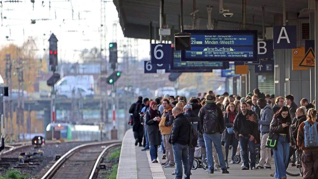 So unpünktlich wie nie: Deutsche Bahn mit miserabler Quote – ÖBB überrascht - news - exxpress Nachrichten