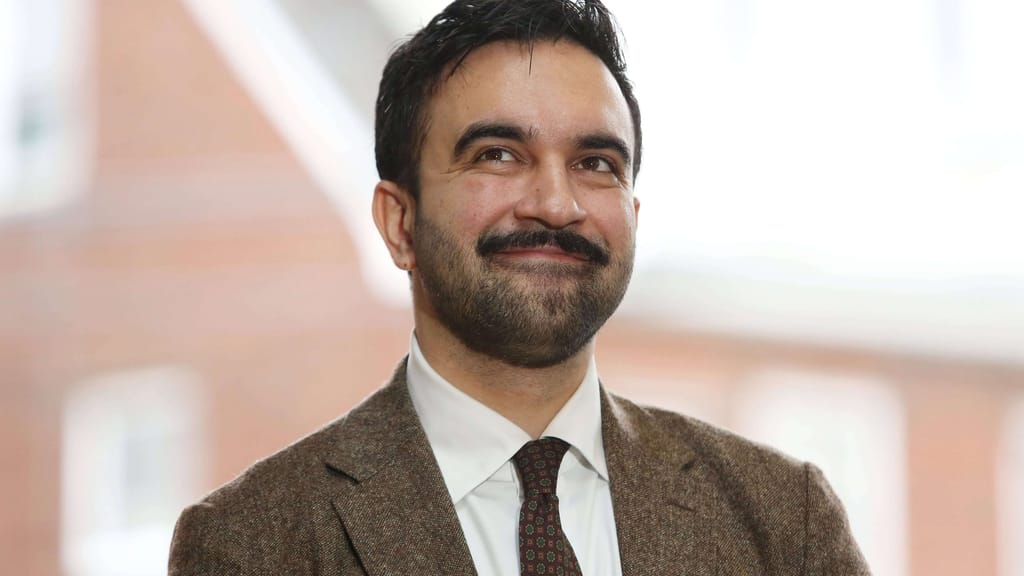 Skandal um Mamdani-Vertraute: Tweets bringen Weaver in die Bredouille - politik - exxpress Nachrichten