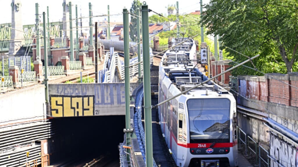 Ekel-Attacken in der U-Bahn: Rumäne (29) vor Gericht - news - exxpress Nachrichten