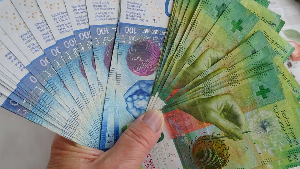Schreibt Schweiz Bargeld in die Verfassung? - news - exxpress Nachrichten