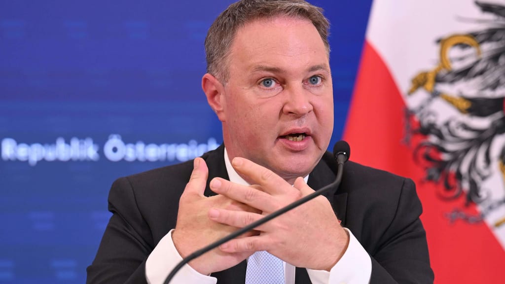 Bablers Rettungsanker: Hinter den Kulissen der Regierungsklausur - politik - exxpress Nachrichten
