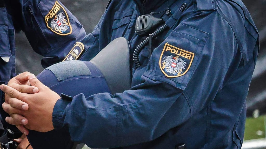 Drama bei Graz: Bewaffneter Mann stirbt nach stundenlangem Polizeieinsatz - news - exxpress Nachrichten