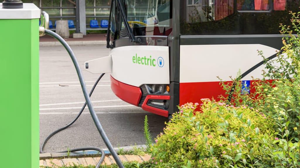 E-Busse scheitern an der Steigung: Fahrgäste müssen zu Fuß weiter - news - exxpress Nachrichten