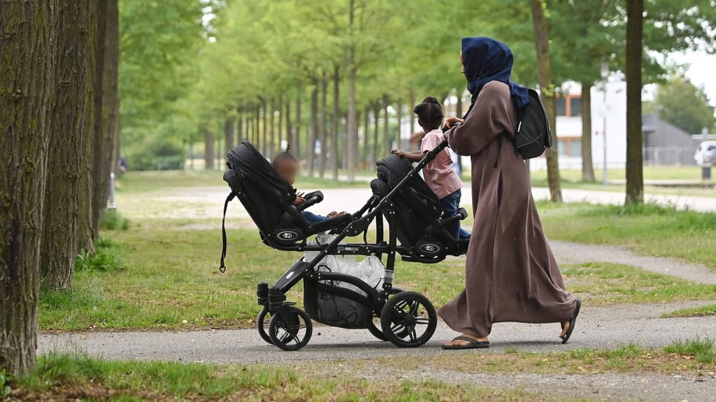 Flüchtlinge im Luxus-Neubau: Diakonie will Projekt 2026 verlängern - news - exxpress Nachrichten