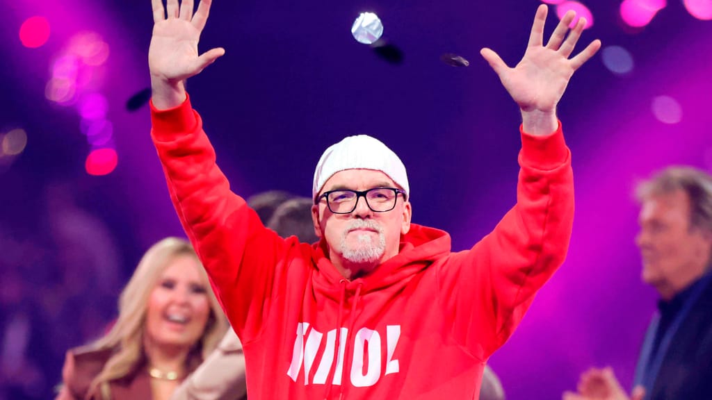 Überraschungscoup: DJ Ötzi krönt Wiener Ball - lifestyle - exxpress Nachrichten