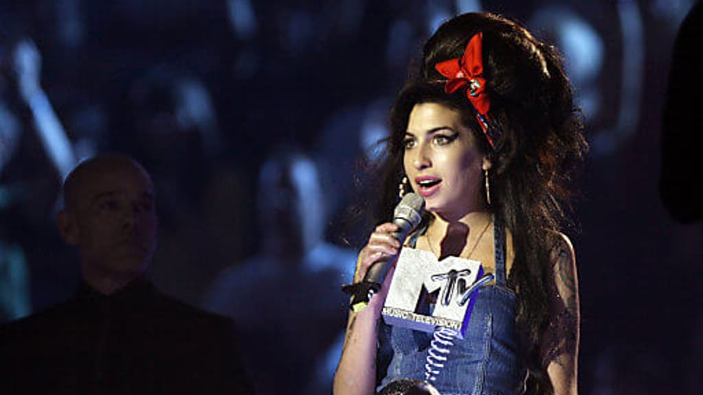 Prozess um Verkauf von Kleidungsstücken von Amy Winehouse - lifestyle - exxpress Nachrichten
