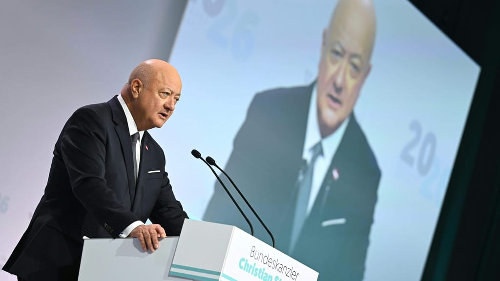 Stocker-Ansage: Volksbefragung über Verlängerung der Wehrpflicht soll kommen - politik - exxpress Nachrichten