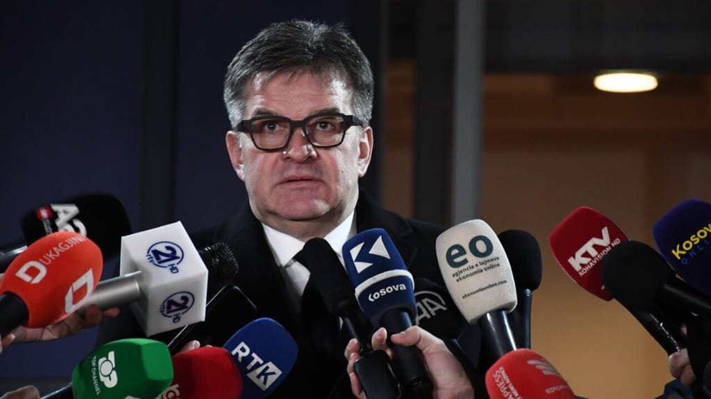 Epstein-Akten erzwingen Rücktritt: Regierungsberater stolpert über Chatprotokolle - politik - exxpress Nachrichten