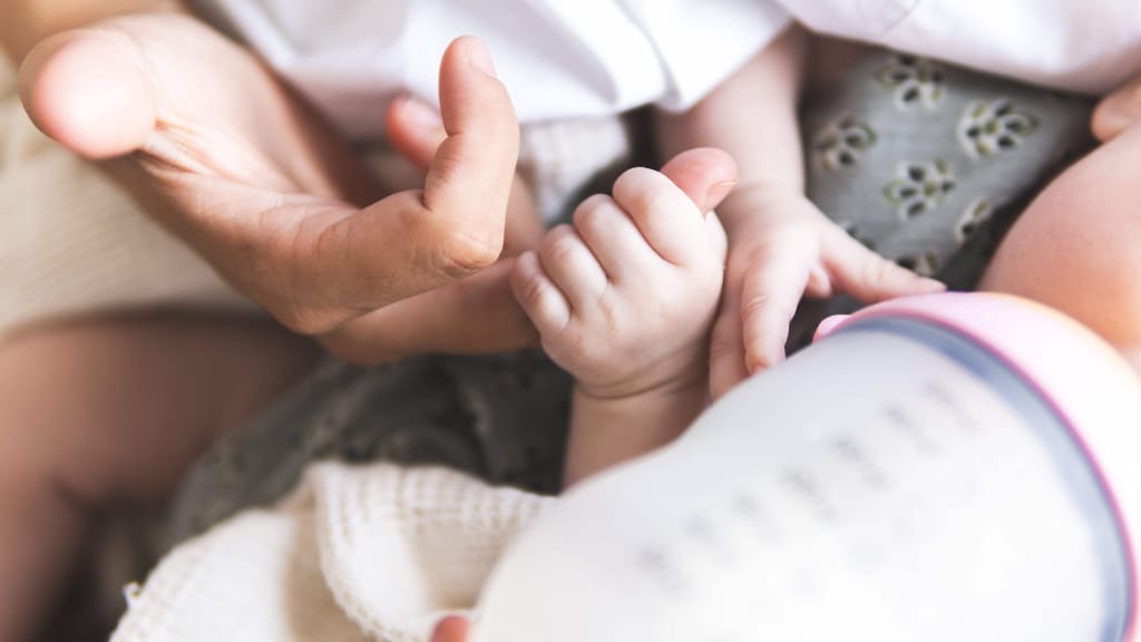 Giftalarm bei Babymilch: Spur führt nach Wuhan – Rückruf auch in Österreich - economy - exxpress Nachrichten