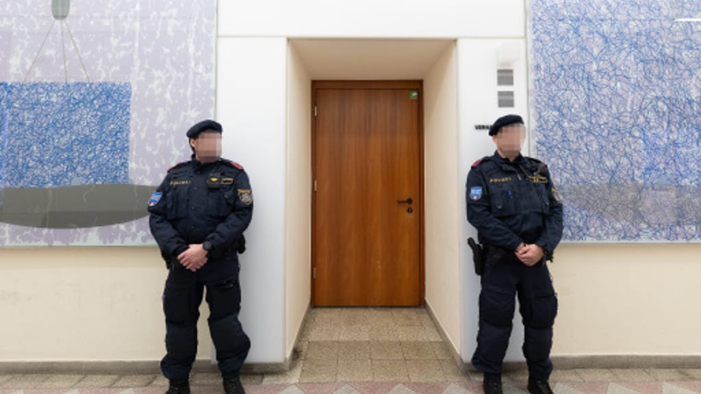 Zu Tode gequält: Eltern eines Dreijährigen wegen Mordes vor Gericht - news - exxpress Nachrichten