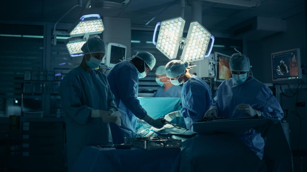 Ärzte werden nach Trans-OP an Minderjähriger verurteilt - news - exxpress Nachrichten