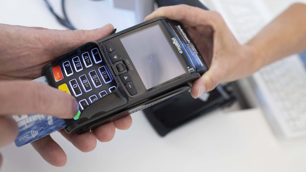 Trinkgeld im Schuhgeschäft: Grenzt das schon an Abzocke? - economy - exxpress Nachrichten