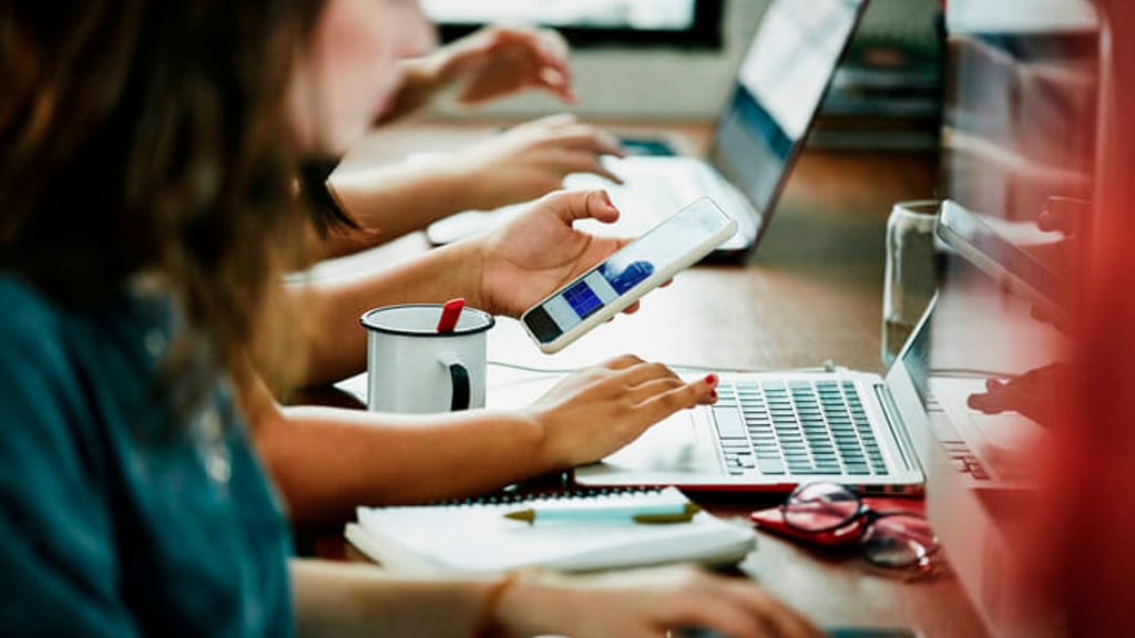 Studium nicht leistbar: Gen Z arbeitet mehr - economy - exxpress Nachrichten