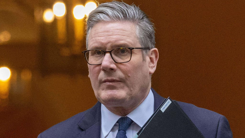 Politisches Erdbeben in London: Starmers Stabschef tritt nach Epstein-Affäre zurück - politik - exxpress Nachrichten