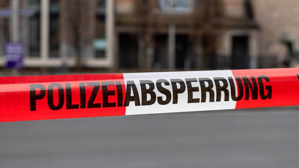 Familiendrama in Tirol: Mutter und Kind leblos in Wohnung entdeckt - news - exxpress Nachrichten