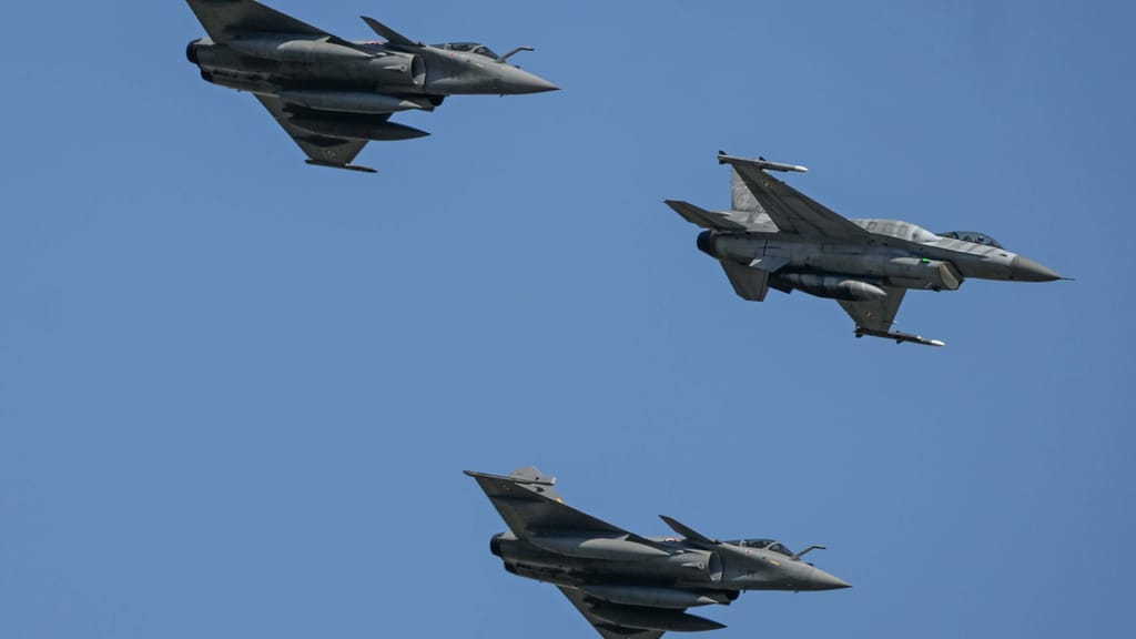 Dramatische Minuten im Flugzeug: WLAN-Name ruft Kampfjets auf den Plan - news - exxpress Nachrichten