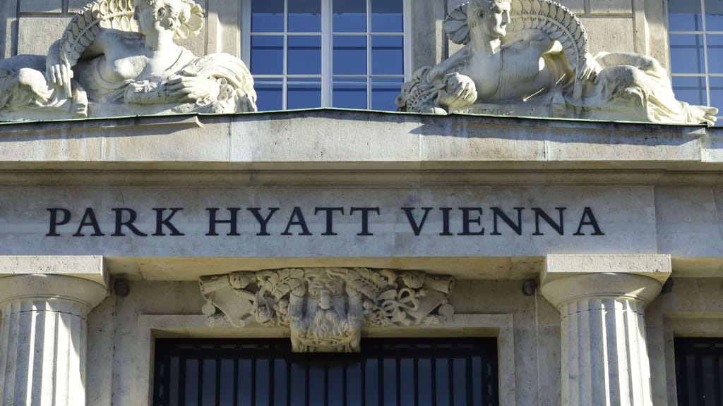 Verbindungen zu Epstein: Hyatt-Milliardärserbe räumt seinen Posten - news - exxpress Nachrichten