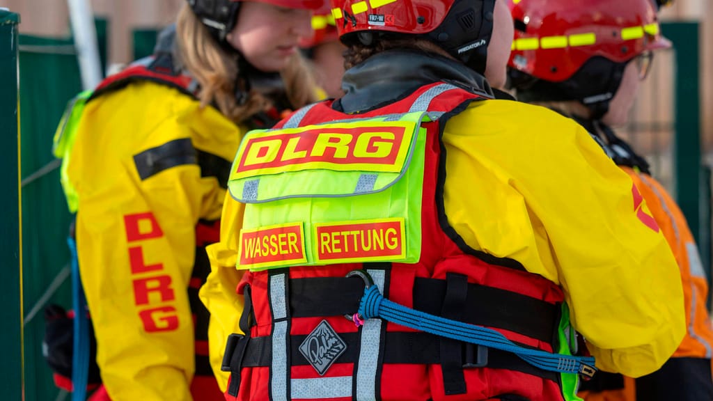 Rettungsschwimmer-Verband verschärft Regeln: Droht AfD-Unterstützern der Rauswurf? - politik - exxpress Nachrichten