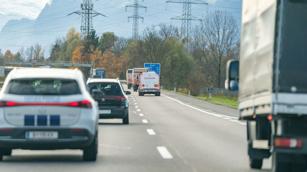 Keine Pickerl, keine Strafen: Ukrainische Autos sorgen für Steuerloch - politik - exxpress Nachrichten