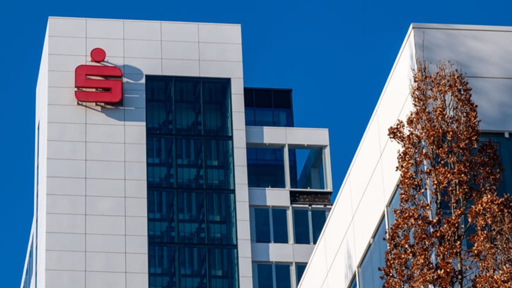 Sparkasse fordert 7 Prozent Zinsen nach Millionen-Einbruch - news - exxpress Nachrichten