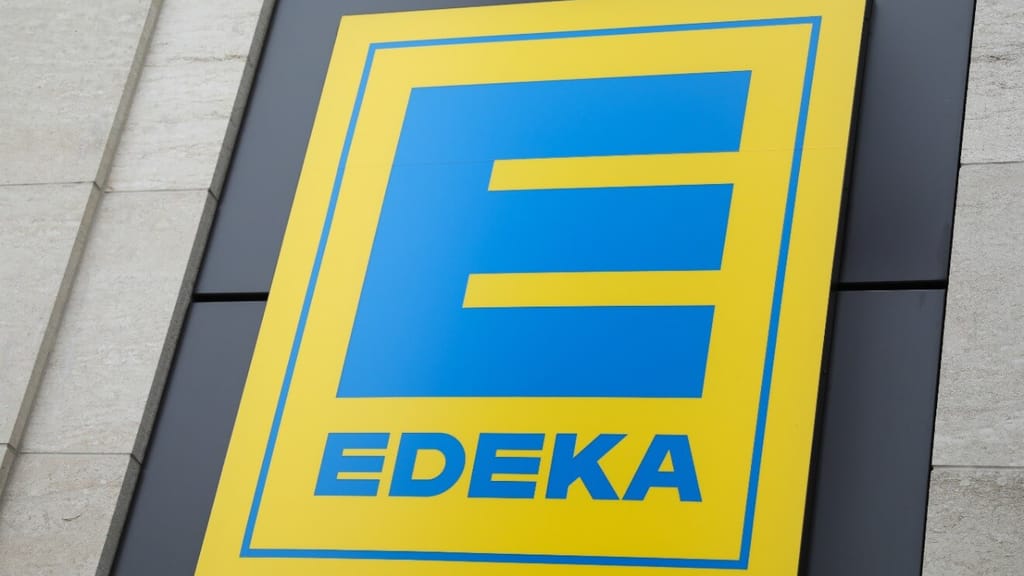 Edeka verkauft „FCK AFD“-Kaffee – und bezieht Produkte von Antifa-Hersteller, der Tassen mit Tötungsaufrufen vertreibt - p...